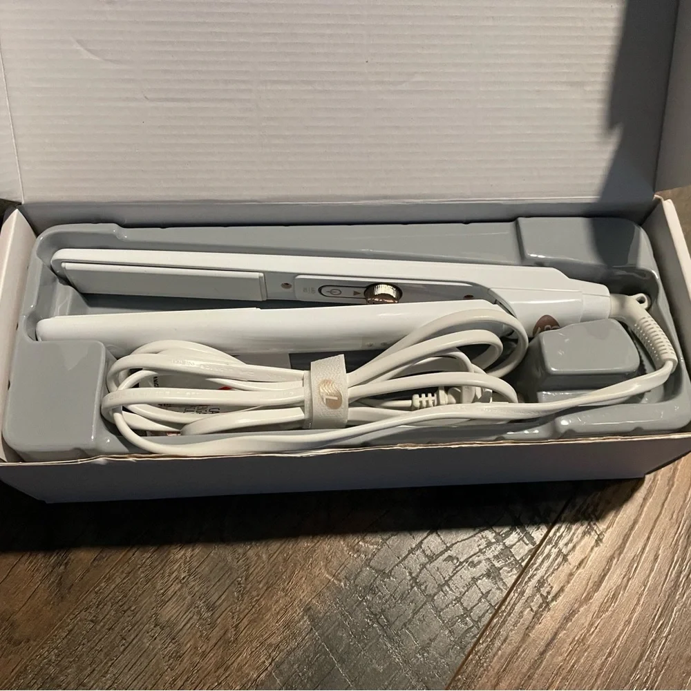 T3 SinglePass 1” Ceramic Straightening Styling Flat Iron Wht Gold Model 73509 - Picture 3 of 8